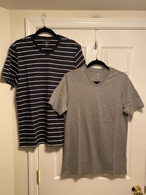 Amazon Essentials 2 Pack Men's Slim V-Neck Tee Duo - Navy Stripe & Gray…size S